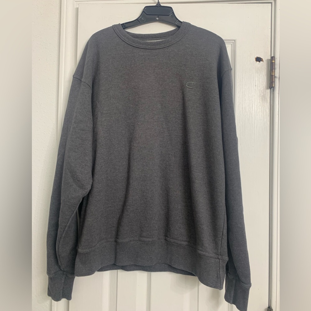 **Men's Gray Champion Sweatshirt L